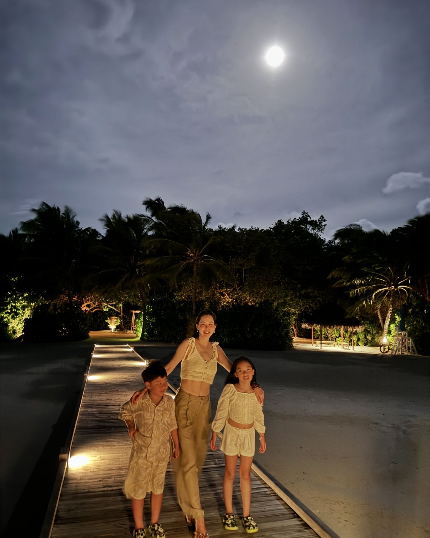 นุ้ย - สุจิรา อรุณพิพัฒน์