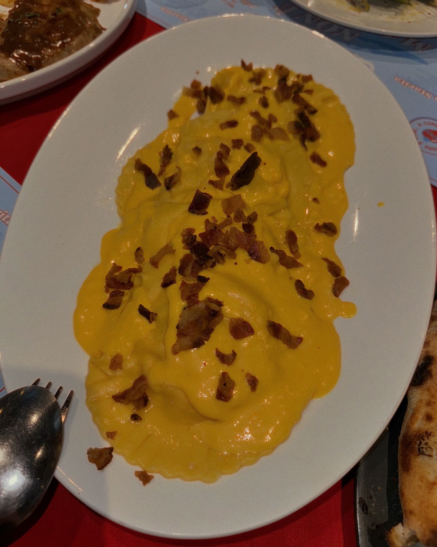 นุ้ย - สุจิรา อรุณพิพัฒน์