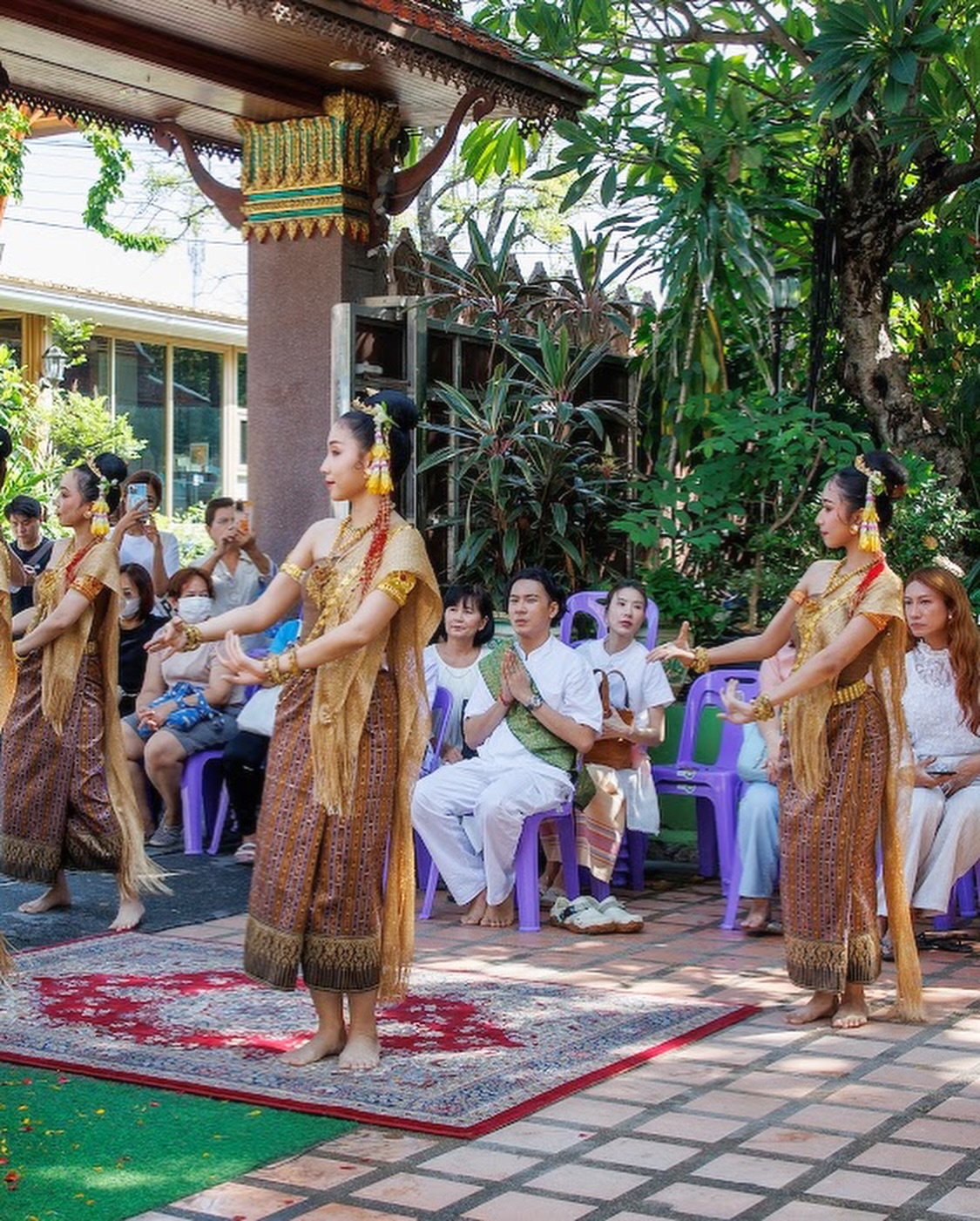นุ้ย - สุจิรา อรุณพิพัฒน์