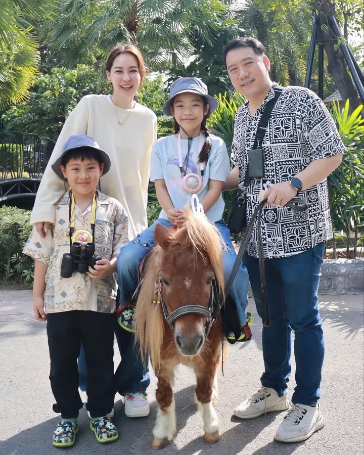 นุ้ย - สุจิรา อรุณพิพัฒน์