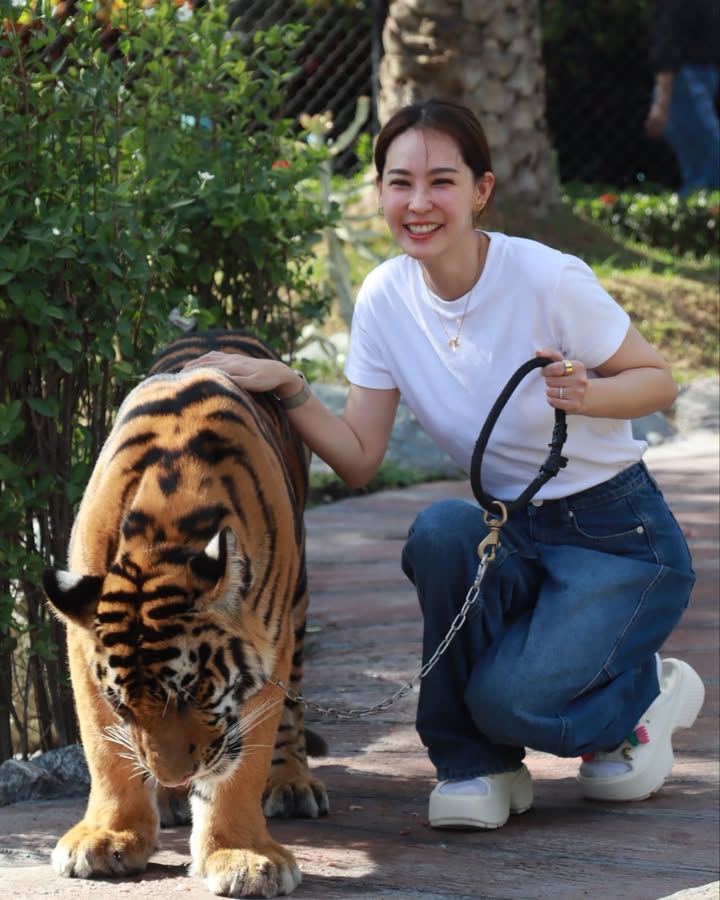นุ้ย - สุจิรา อรุณพิพัฒน์