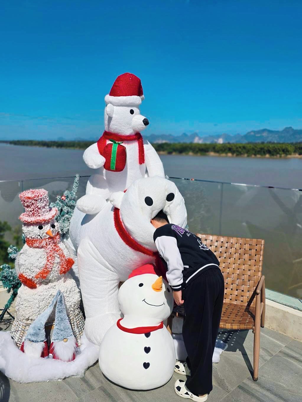 นุ้ย - สุจิรา อรุณพิพัฒน์