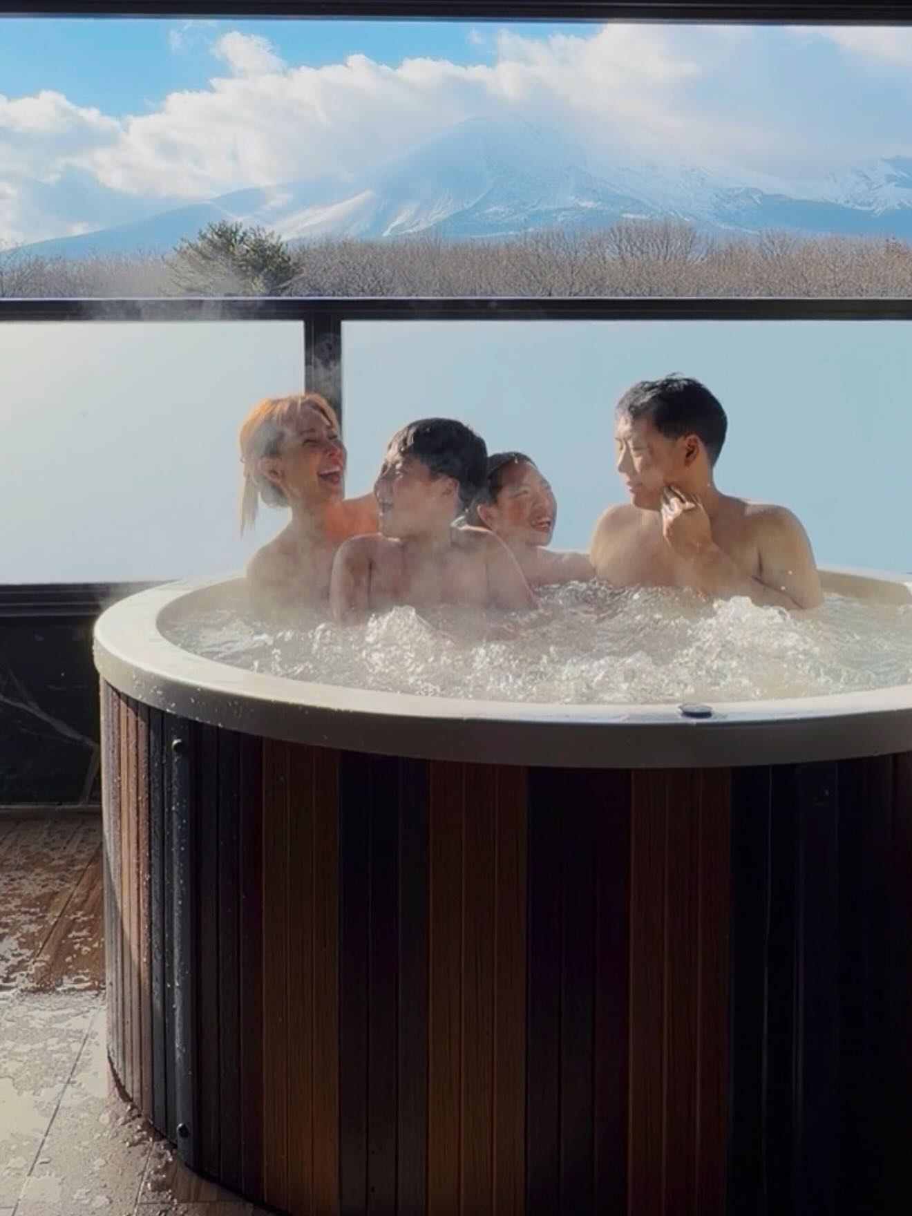 นุ้ย - สุจิรา อรุณพิพัฒน์