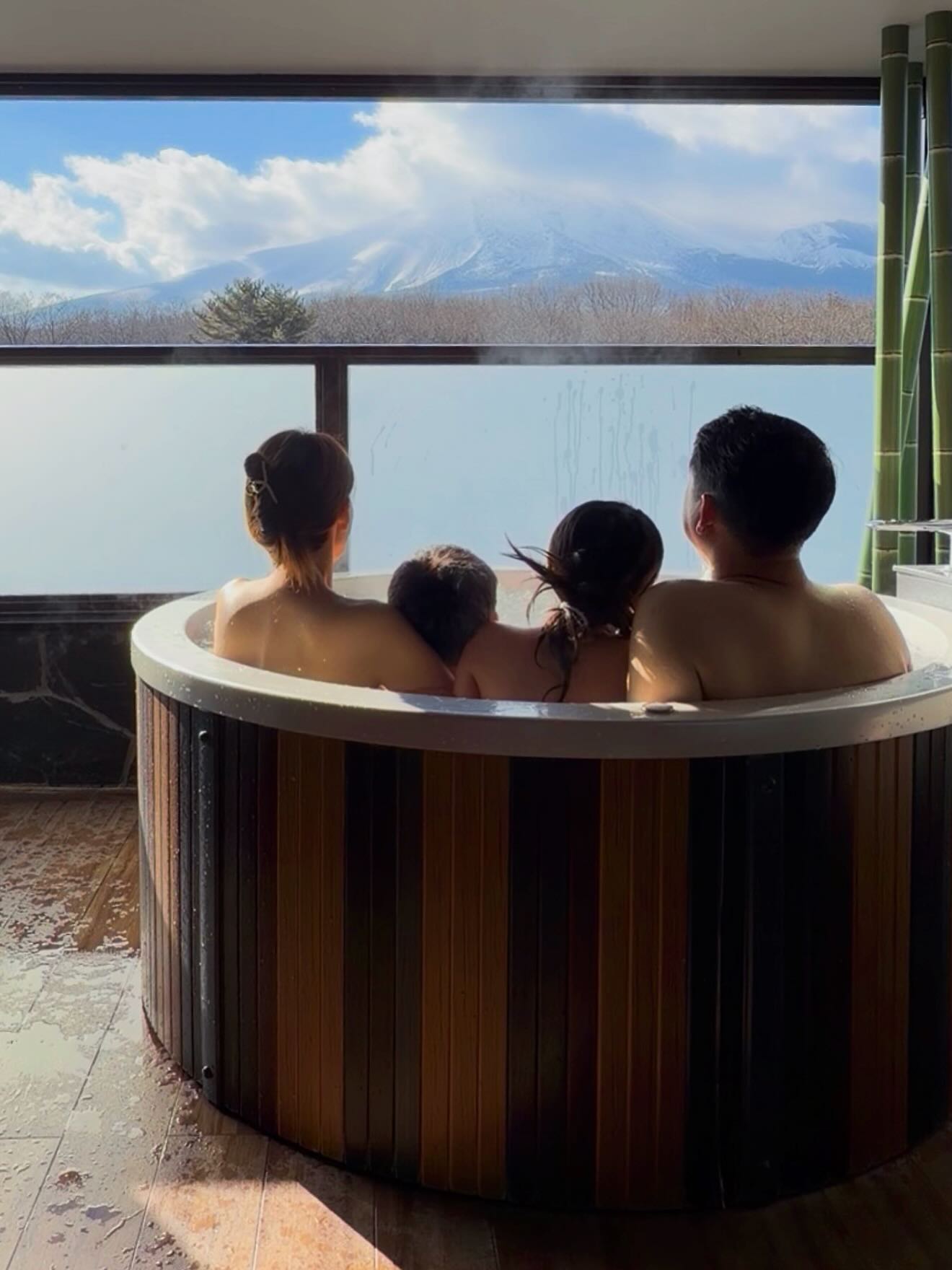 นุ้ย - สุจิรา อรุณพิพัฒน์