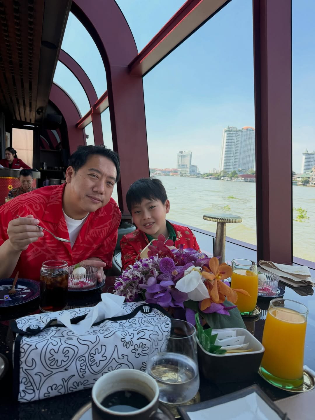 นุ้ย - สุจิรา อรุณพิพัฒน์