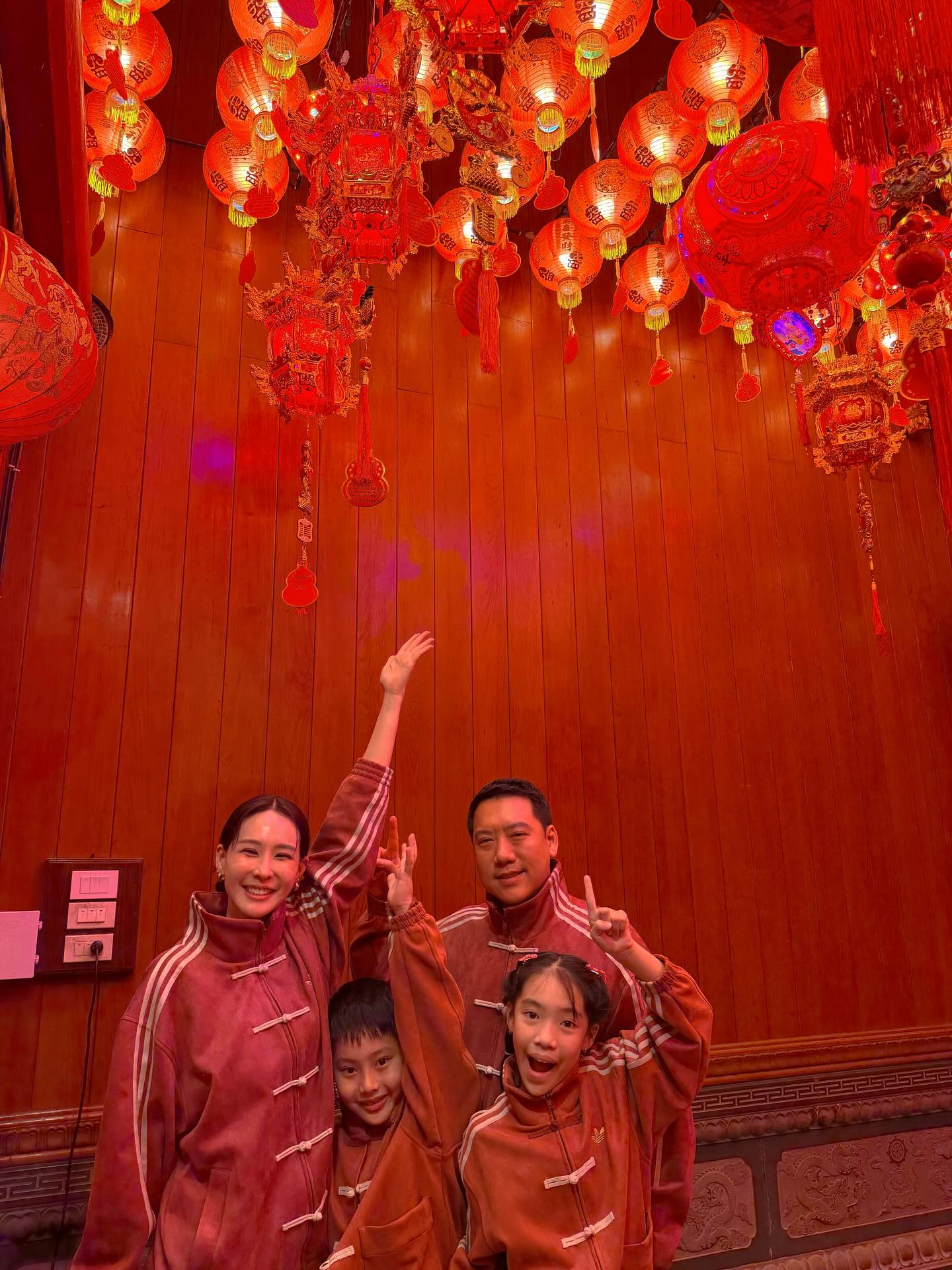 นุ้ย - สุจิรา อรุณพิพัฒน์