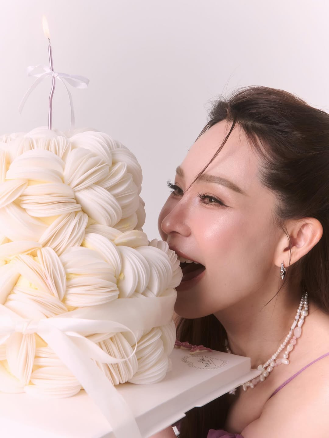 นุ้ย - สุจิรา อรุณพิพัฒน์