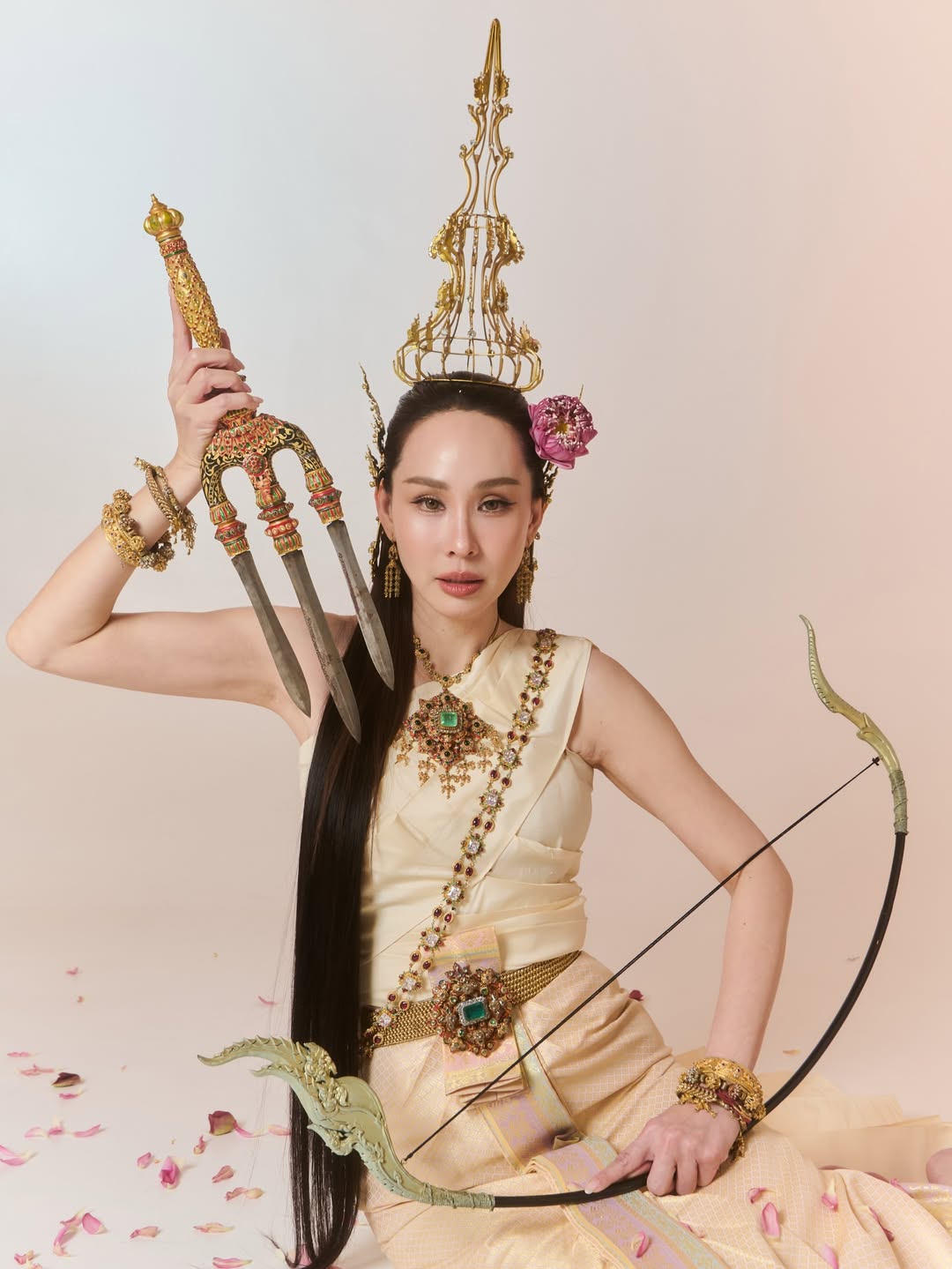 นุ้ย - สุจิรา อรุณพิพัฒน์