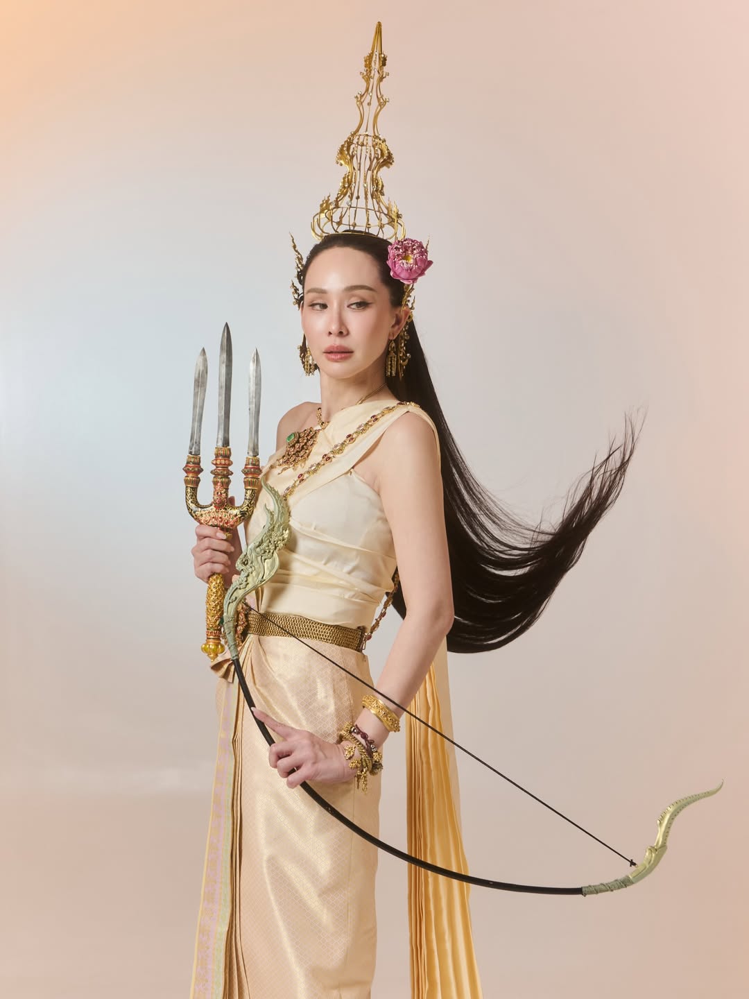 นุ้ย - สุจิรา อรุณพิพัฒน์