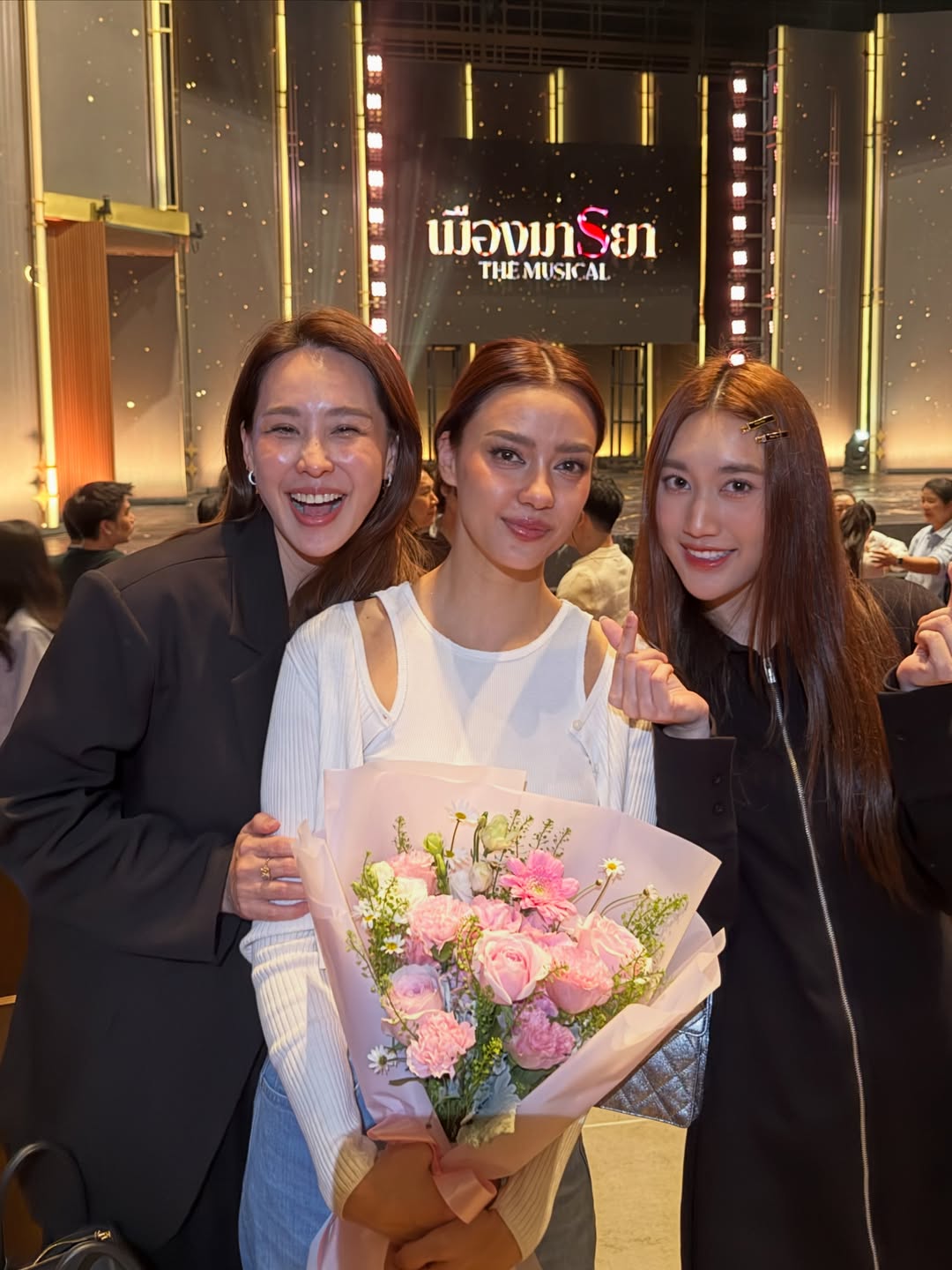 นุ้ย - สุจิรา อรุณพิพัฒน์