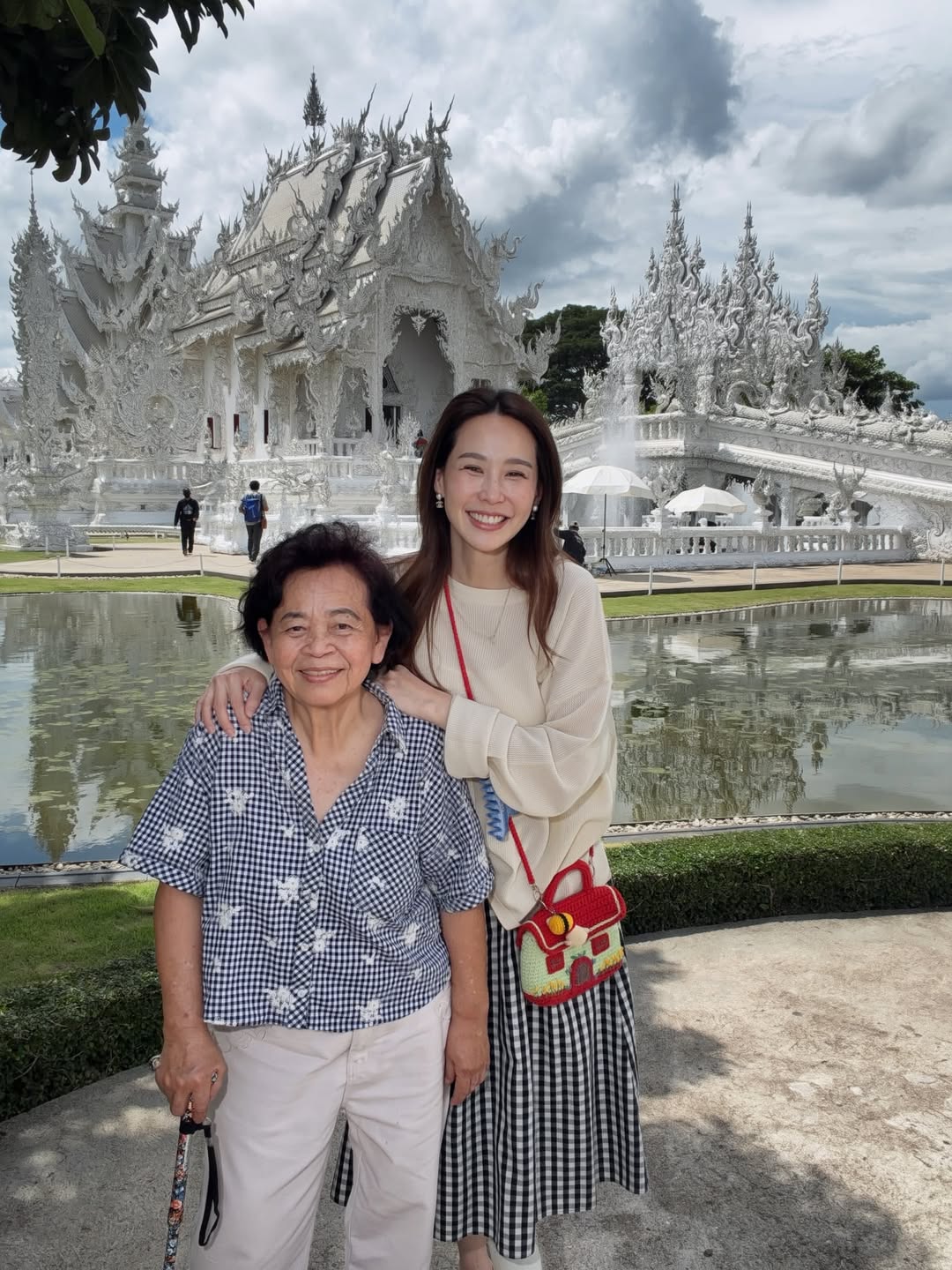นุ้ย - สุจิรา อรุณพิพัฒน์