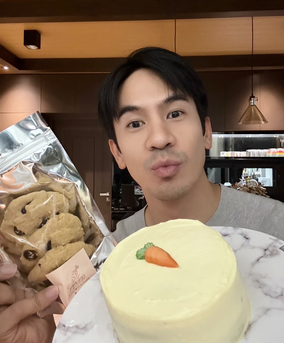 โป๊ป - ธนวรรธน์ วรรธนะภูติ