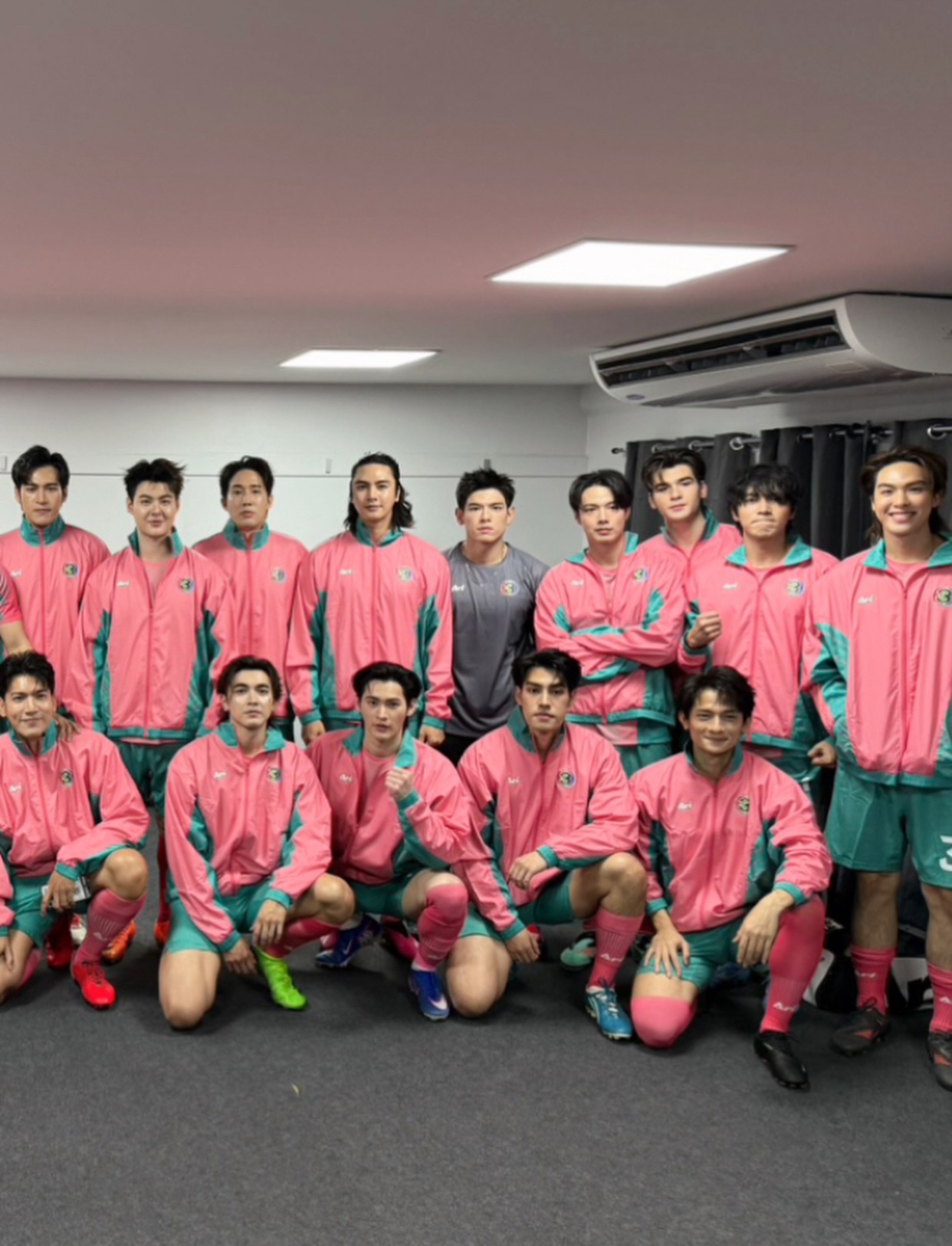 โป๊ป - ธนวรรธน์ วรรธนะภูติ