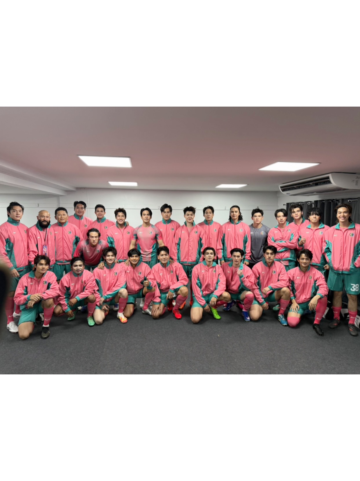 โป๊ป - ธนวรรธน์ วรรธนะภูติ