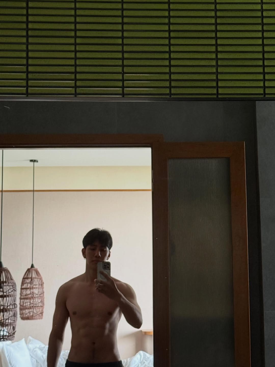 ม่อน - ธนัชชัย วิจิตรวงศ์ทอง