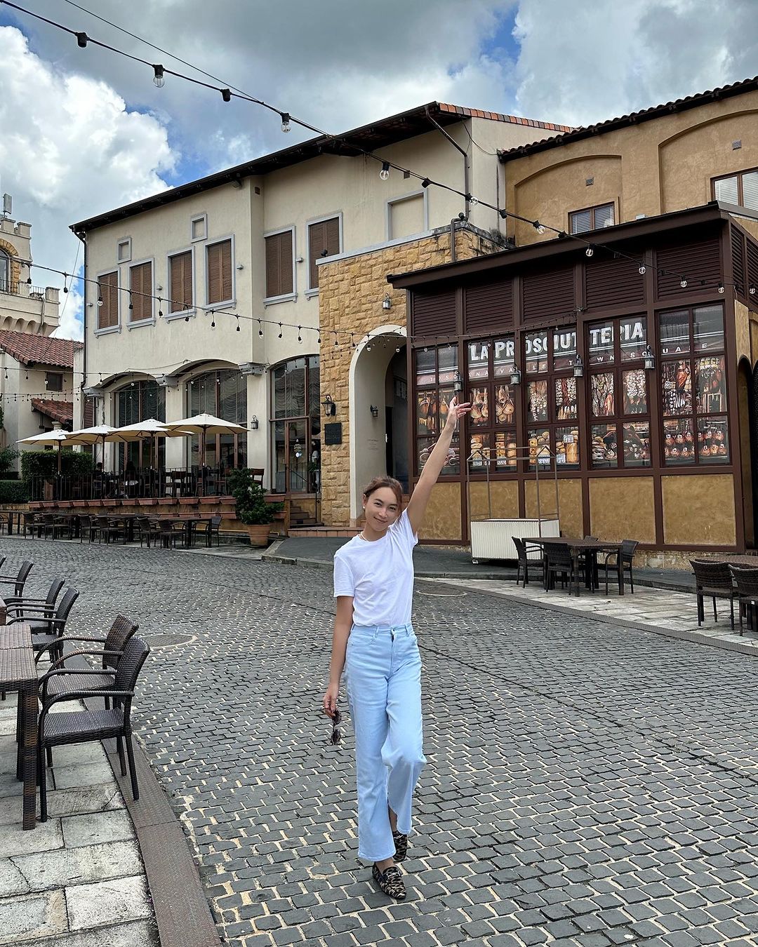 บี - น้ำทิพย์ จงรัชตวิบูลย์