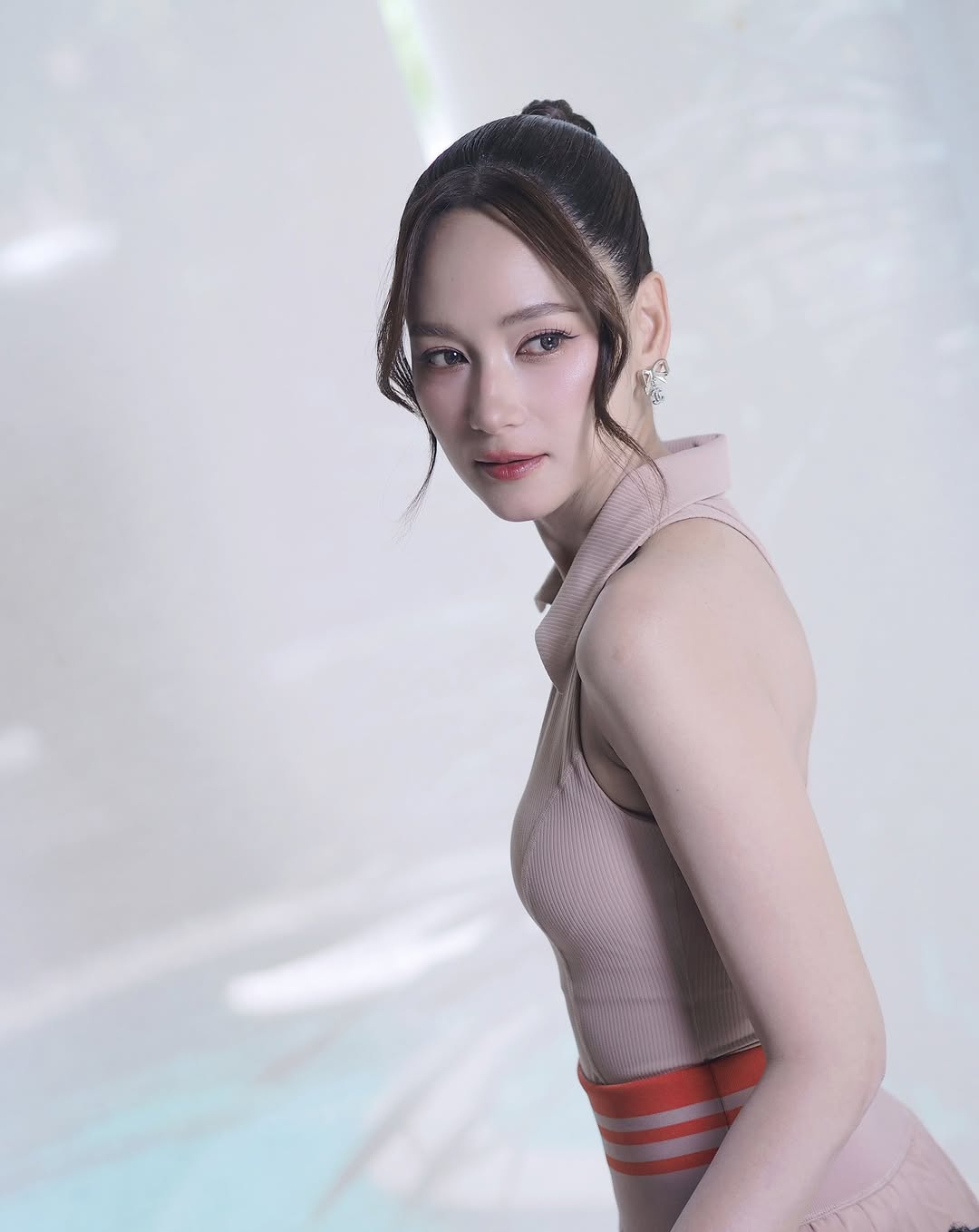บี - น้ำทิพย์ จงรัชตวิบูลย์