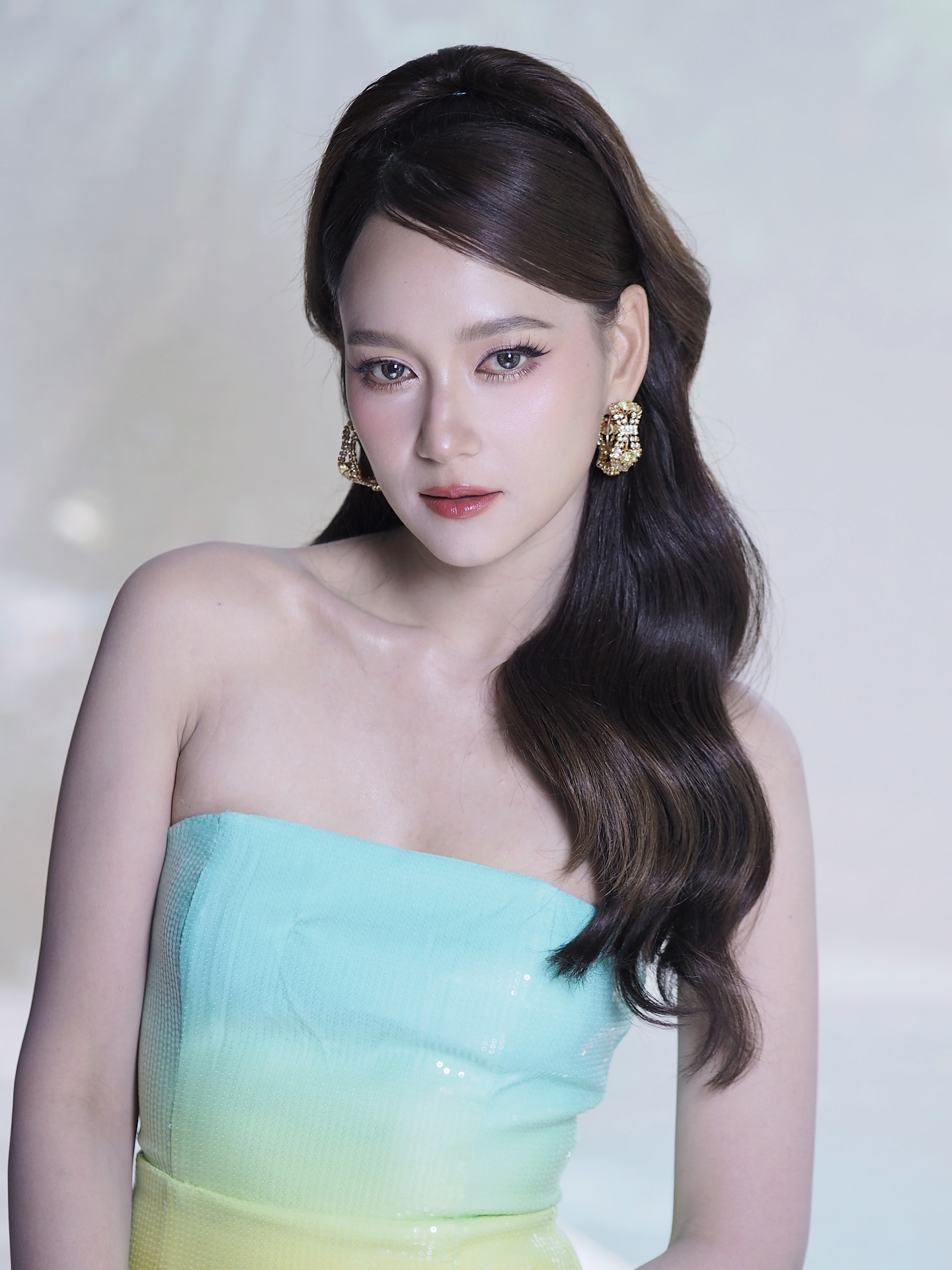บี - น้ำทิพย์ จงรัชตวิบูลย์