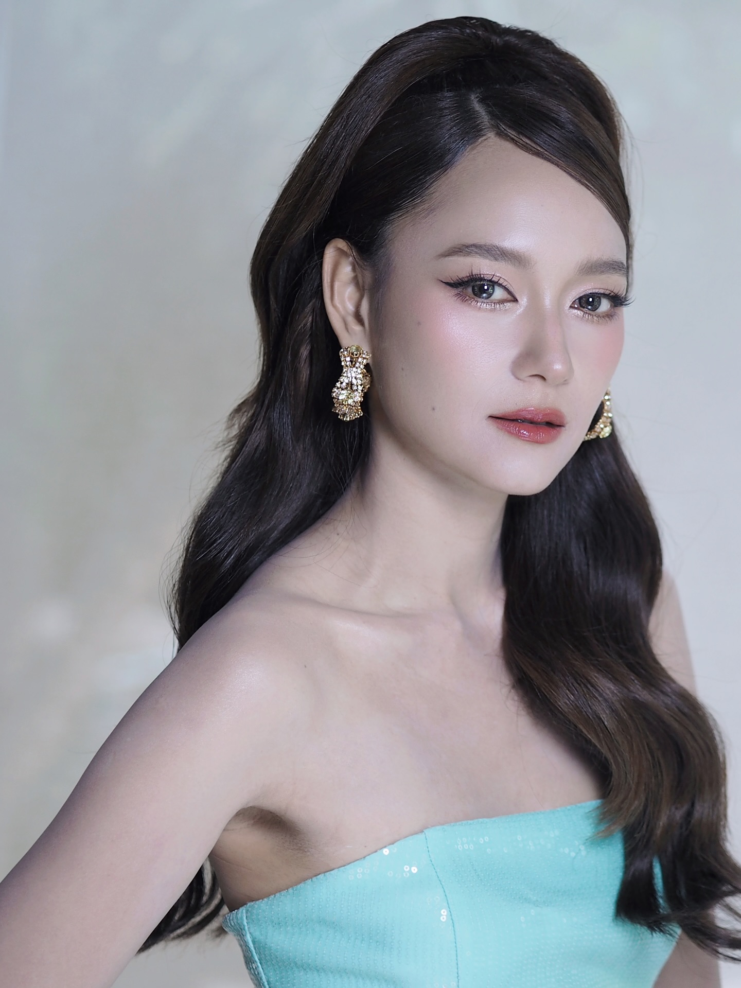 บี - น้ำทิพย์ จงรัชตวิบูลย์