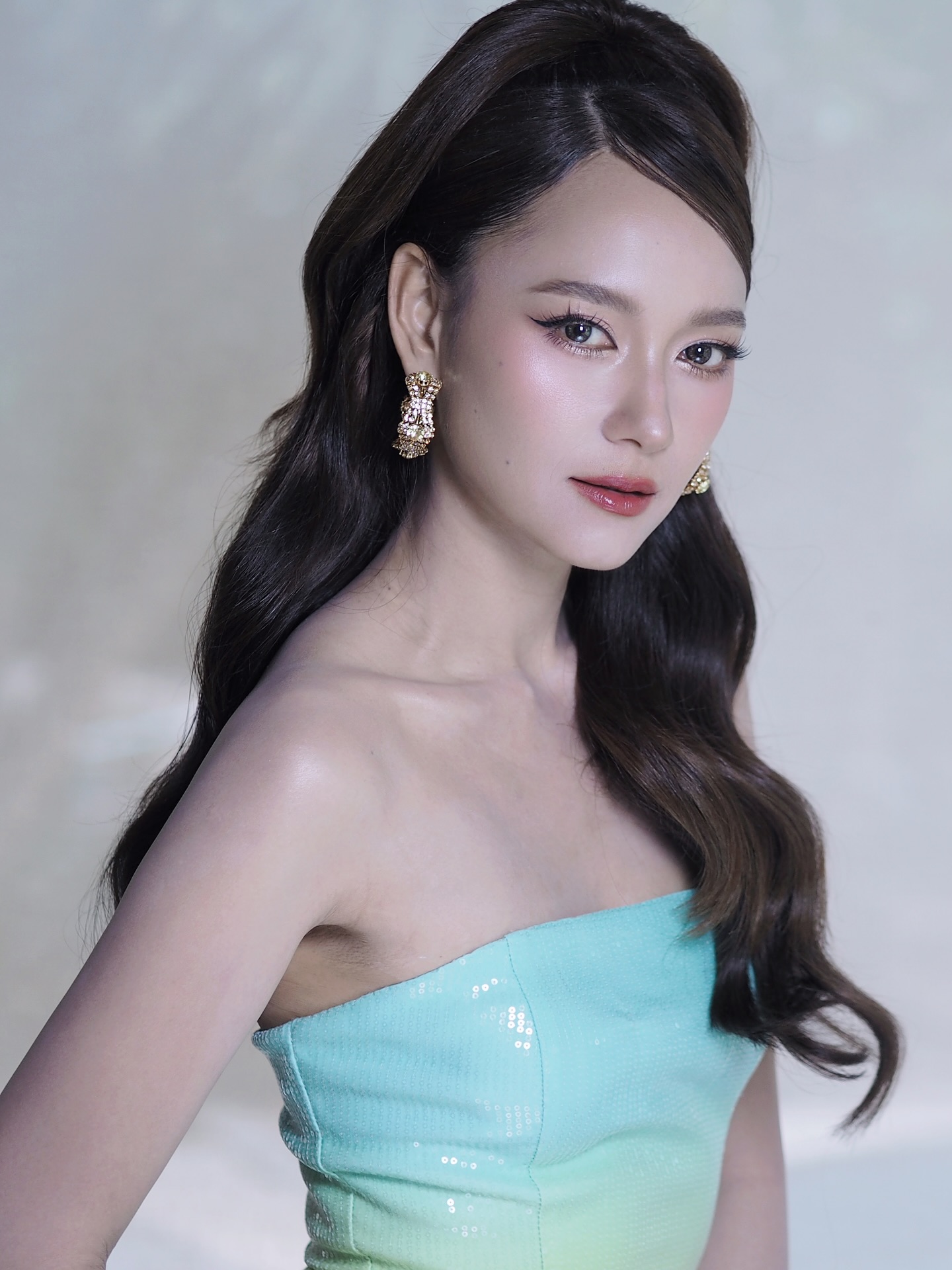 บี - น้ำทิพย์ จงรัชตวิบูลย์