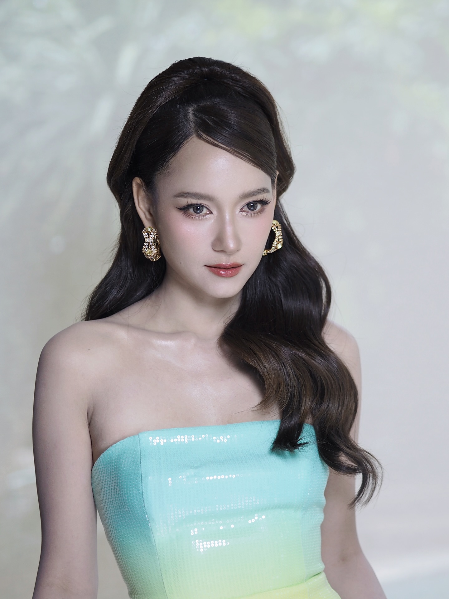 บี - น้ำทิพย์ จงรัชตวิบูลย์