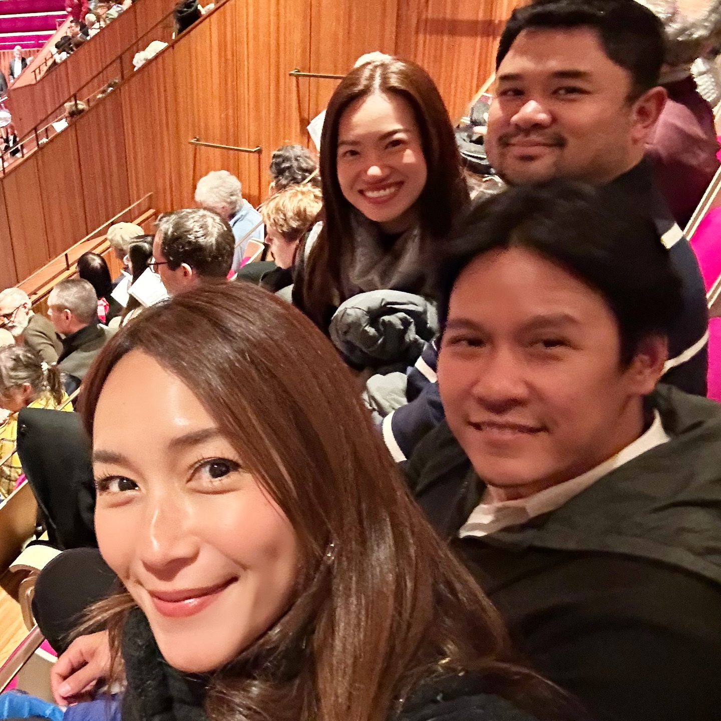 บี - น้ำทิพย์ จงรัชตวิบูลย์