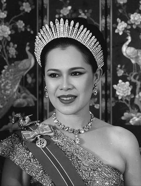 บี - น้ำทิพย์ จงรัชตวิบูลย์
