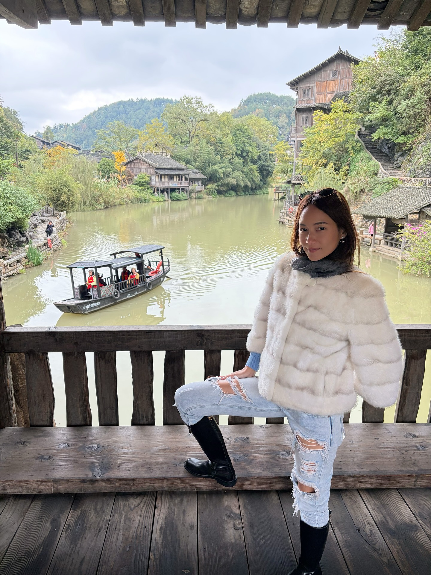 บี - น้ำทิพย์ จงรัชตวิบูลย์