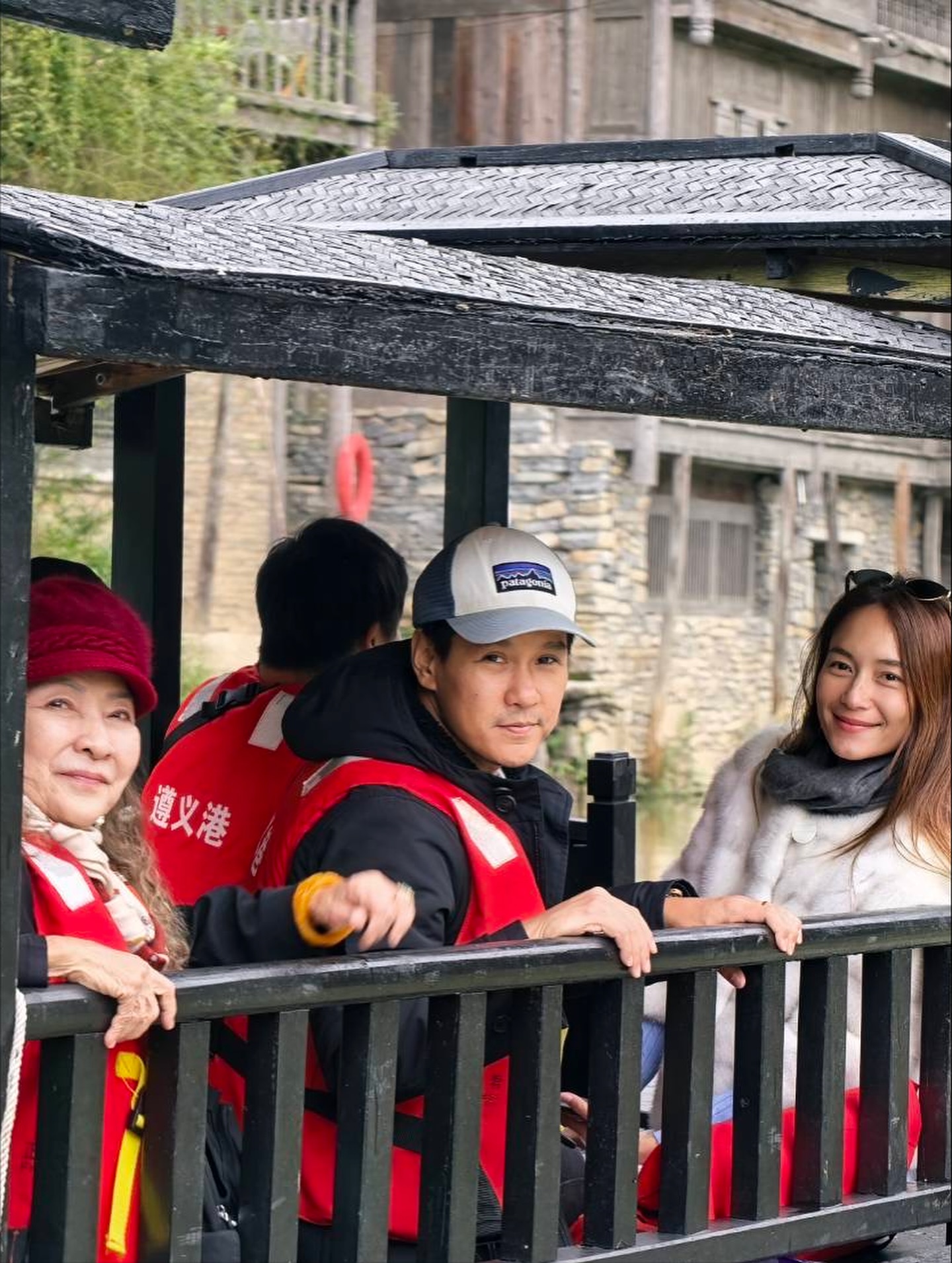 บี - น้ำทิพย์ จงรัชตวิบูลย์