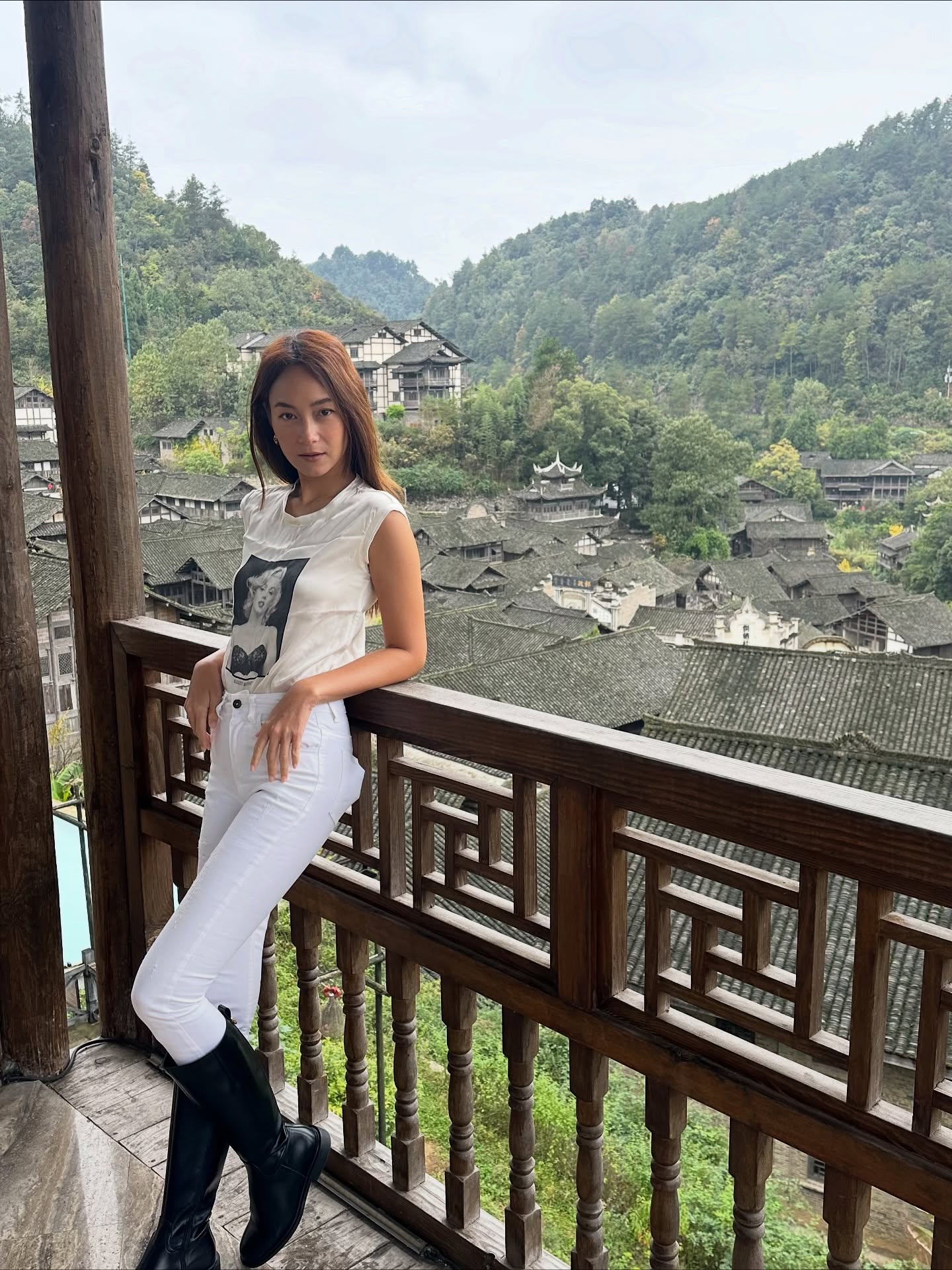 บี - น้ำทิพย์ จงรัชตวิบูลย์