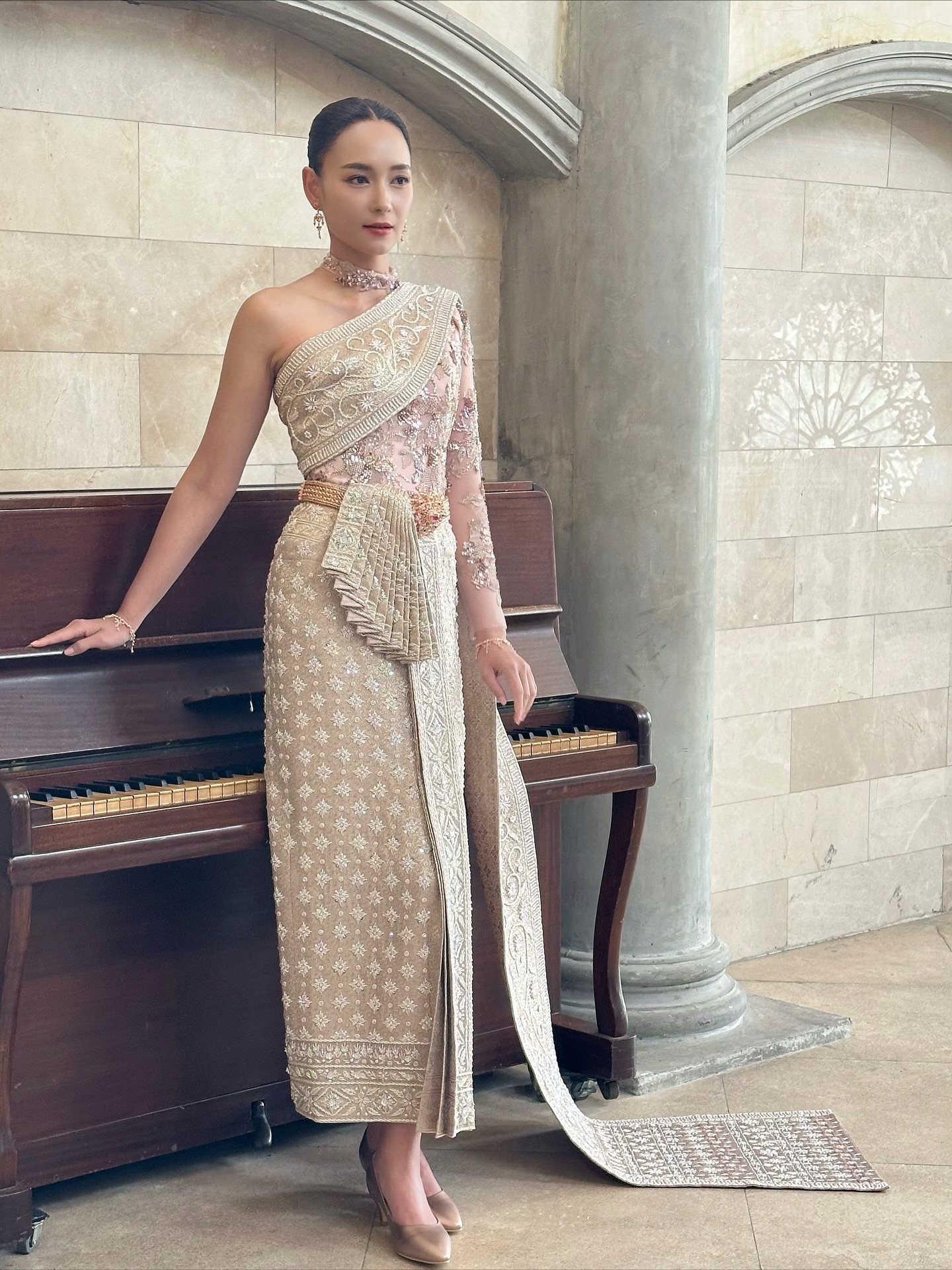 บี - น้ำทิพย์ จงรัชตวิบูลย์