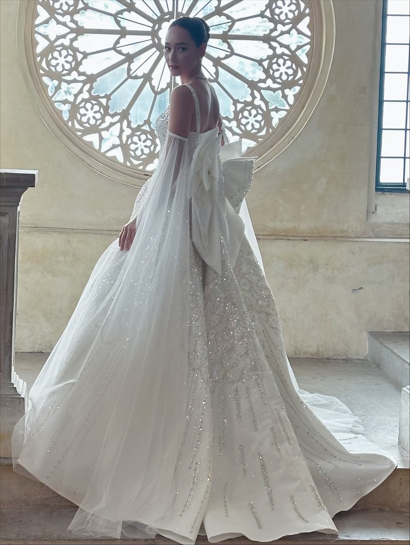 บี - น้ำทิพย์ จงรัชตวิบูลย์