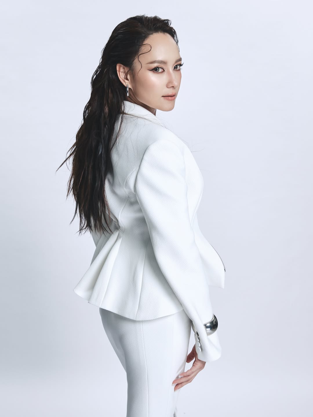บี - น้ำทิพย์ จงรัชตวิบูลย์
