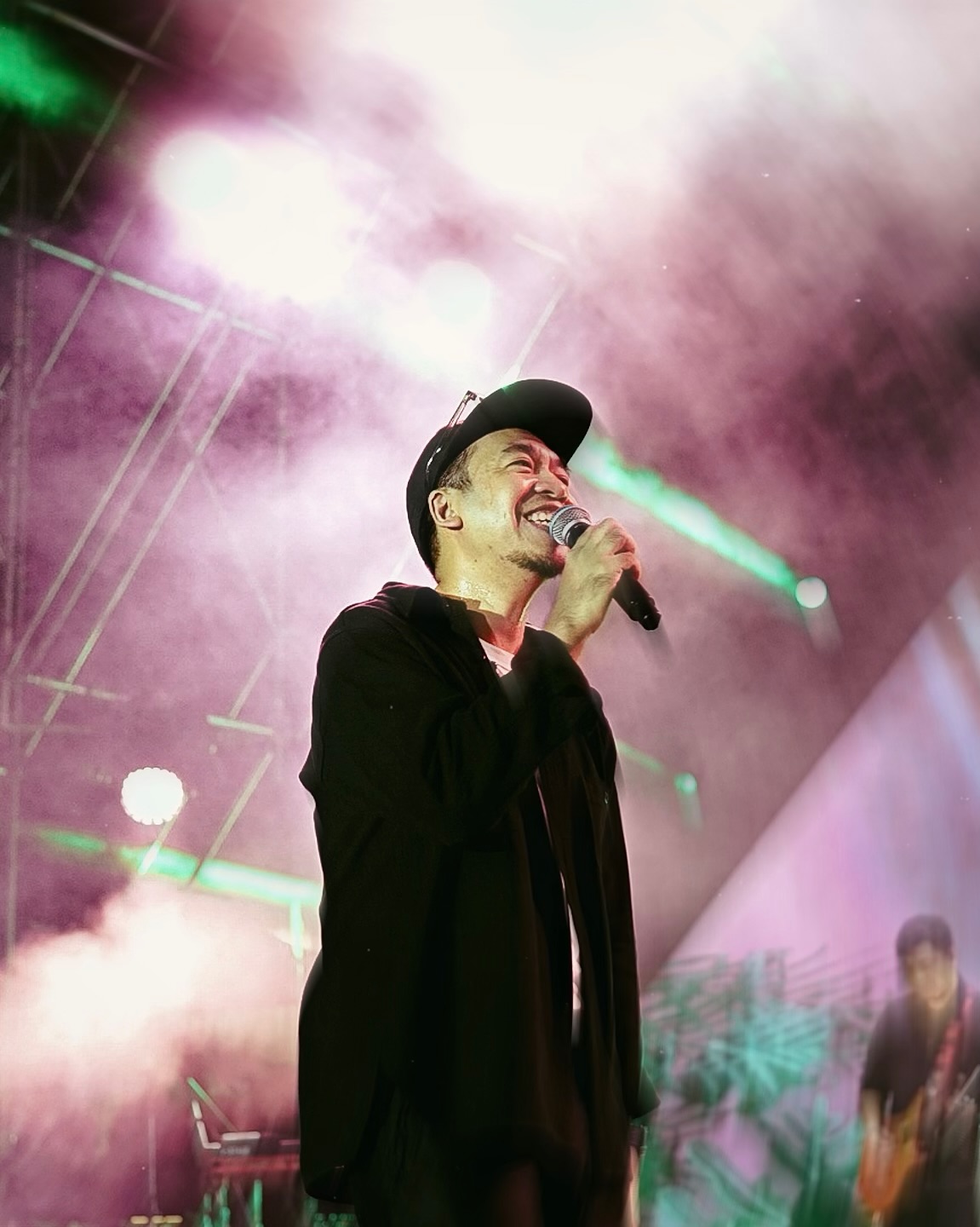 โอ - โอฬาร ชูใจ