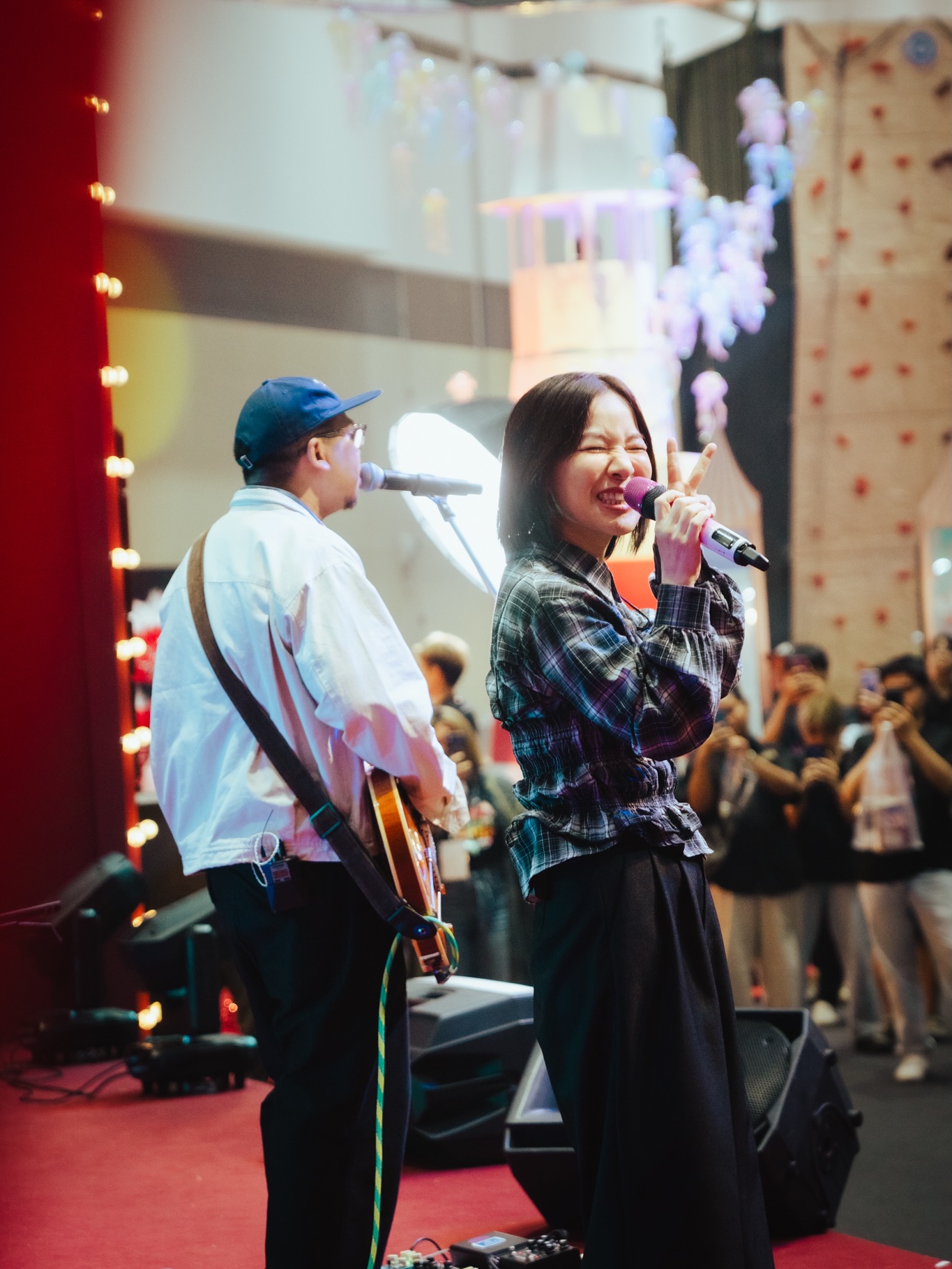 โอ - โอฬาร ชูใจ