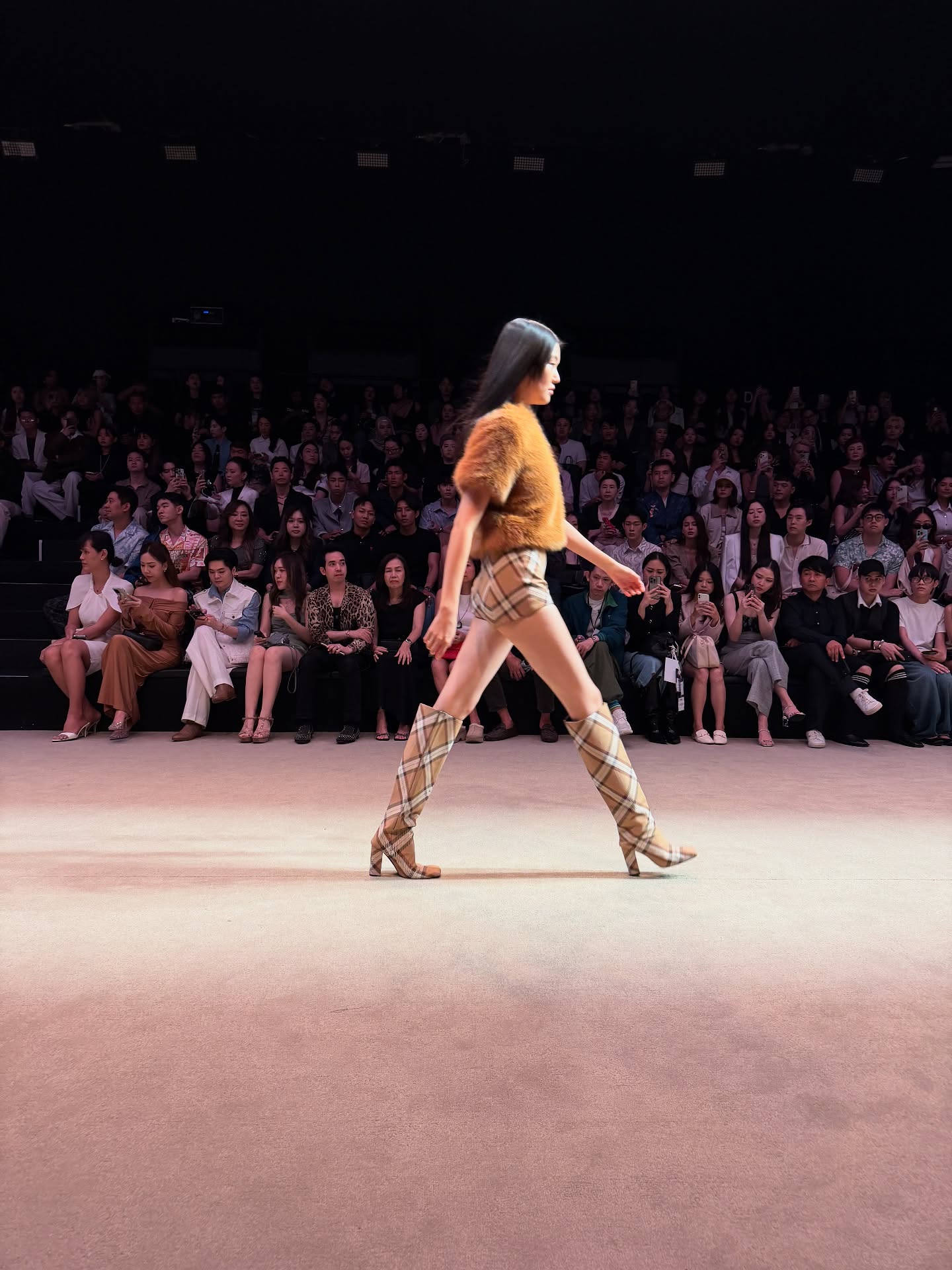 เจนิส - เจณิสตา พรหมผดุงชีพ