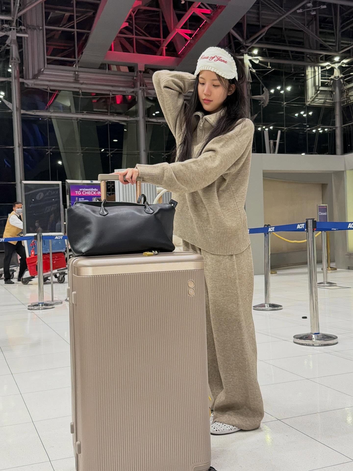 เจนิส - เจณิสตา พรหมผดุงชีพ