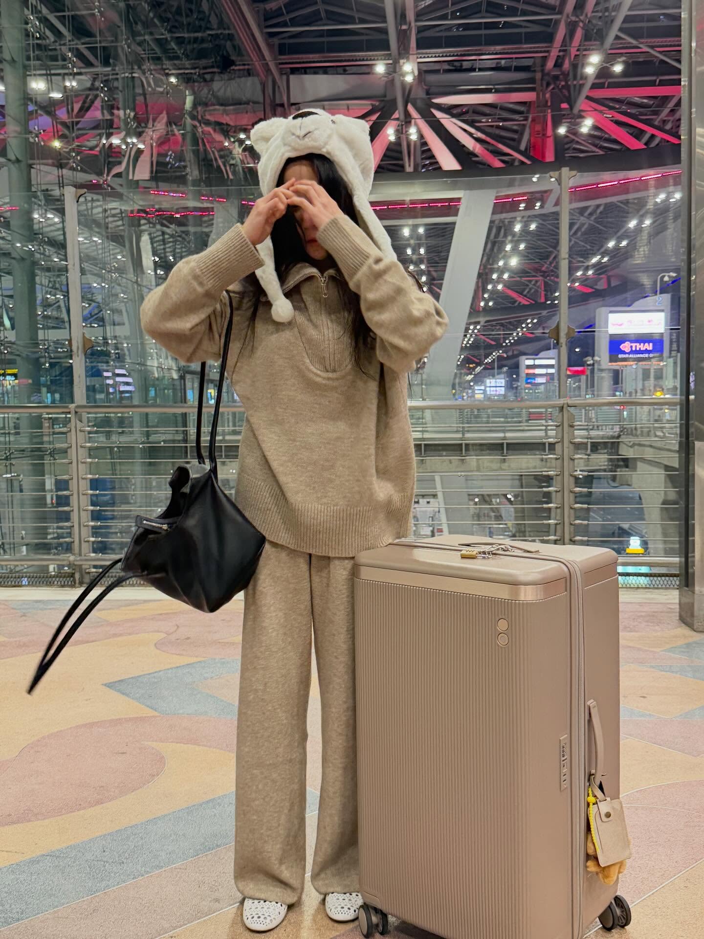 เจนิส - เจณิสตา พรหมผดุงชีพ