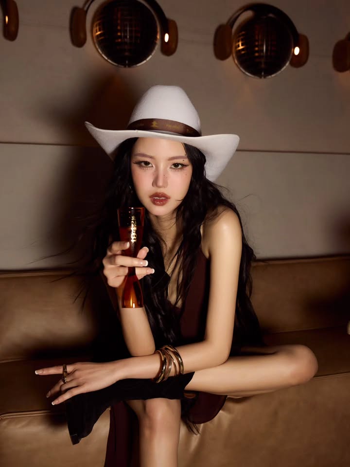 เจนิส - เจณิสตา พรหมผดุงชีพ