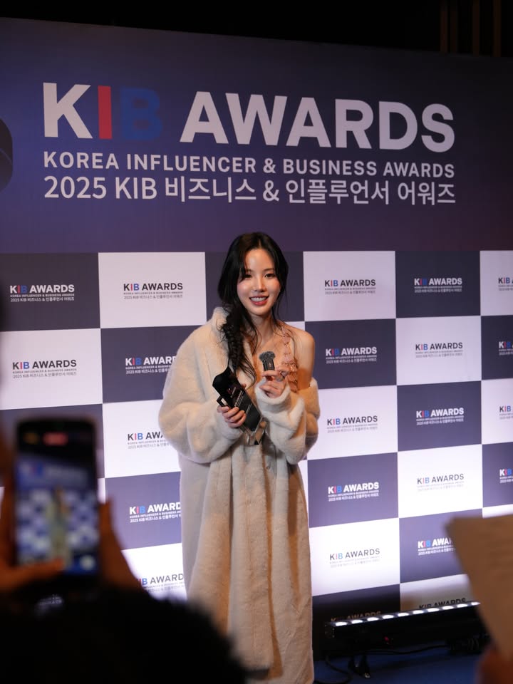 เจนิส - เจณิสตา พรหมผดุงชีพ