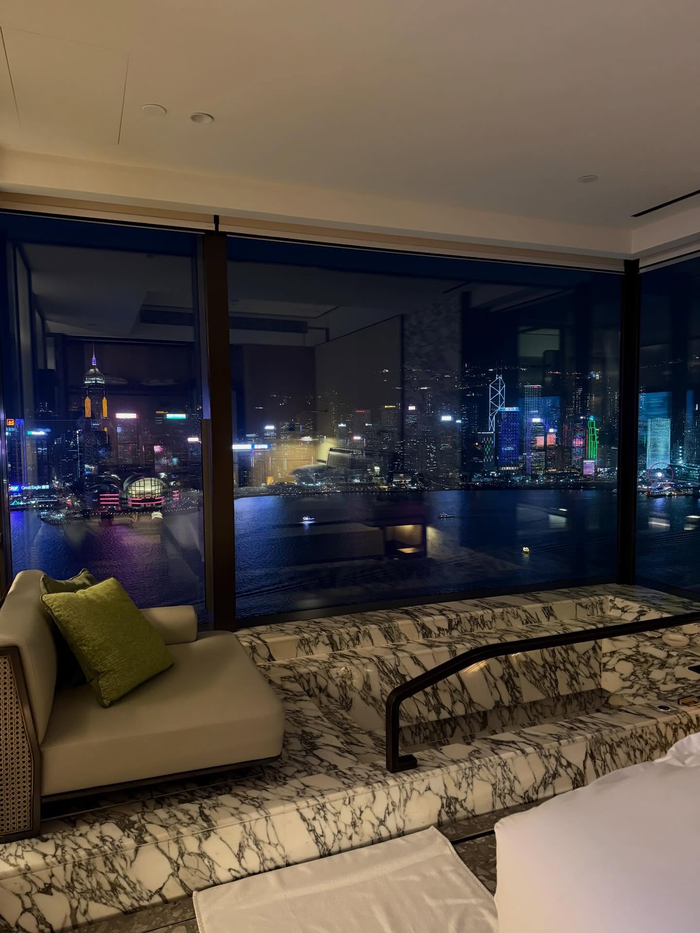 เจนิส - เจณิสตา พรหมผดุงชีพ