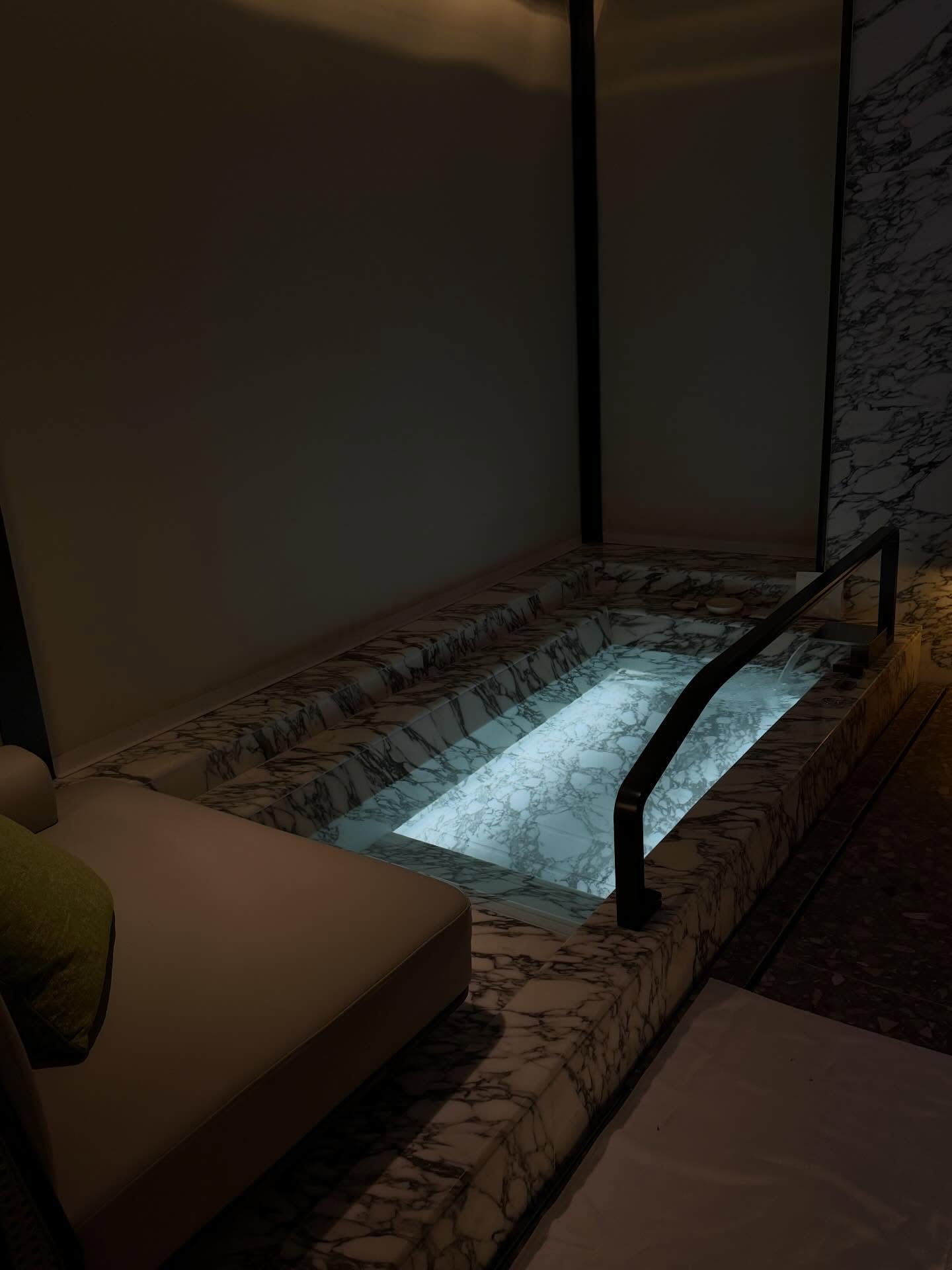 เจนิส - เจณิสตา พรหมผดุงชีพ