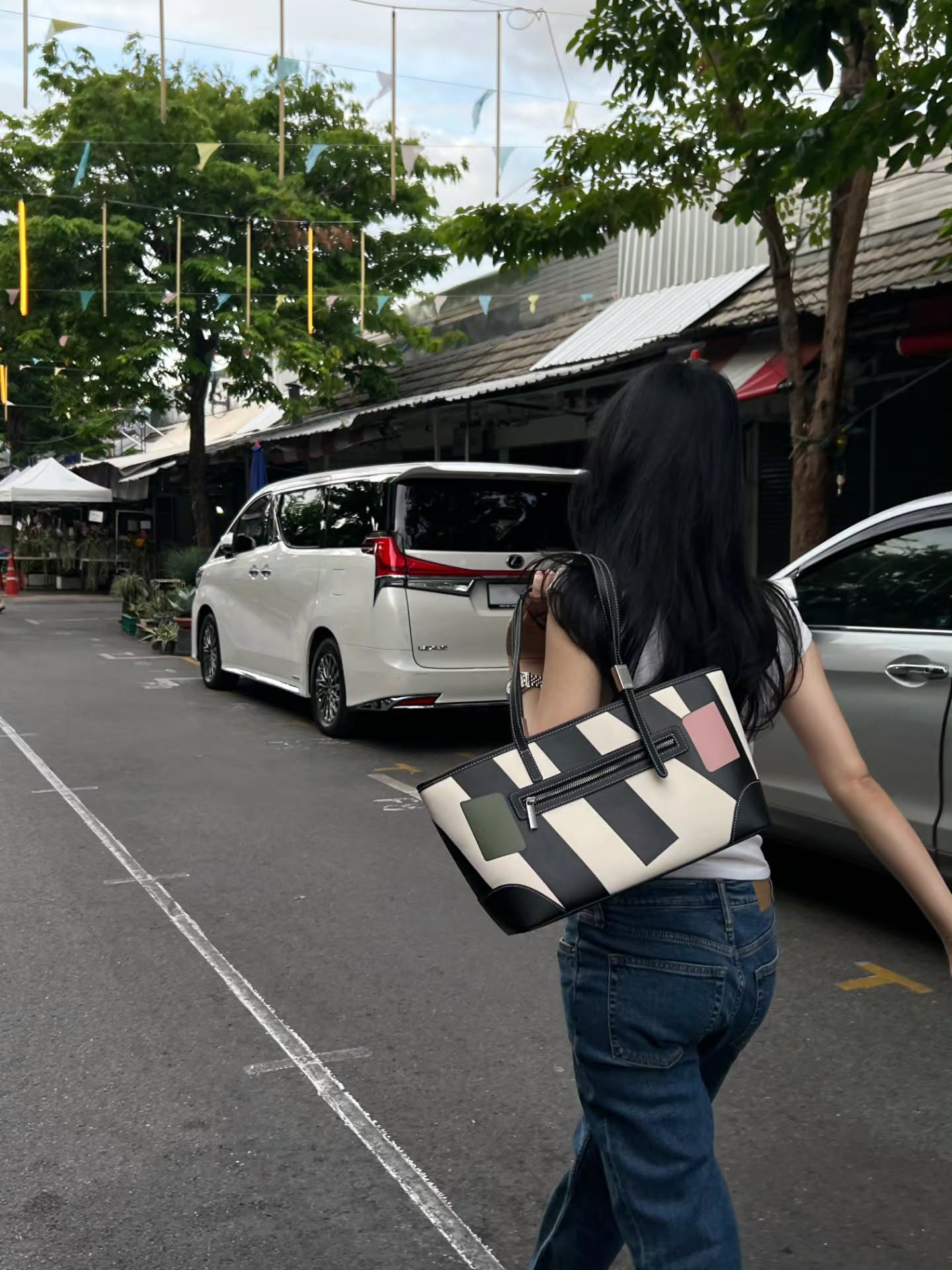 เจนิส - เจณิสตา พรหมผดุงชีพ