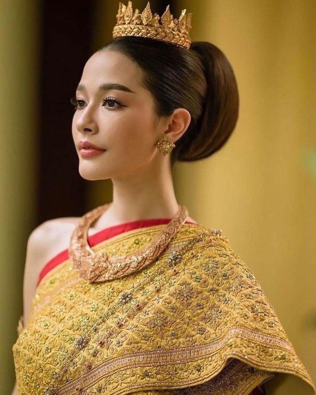 จีน่า - ญีนา ซาลาส