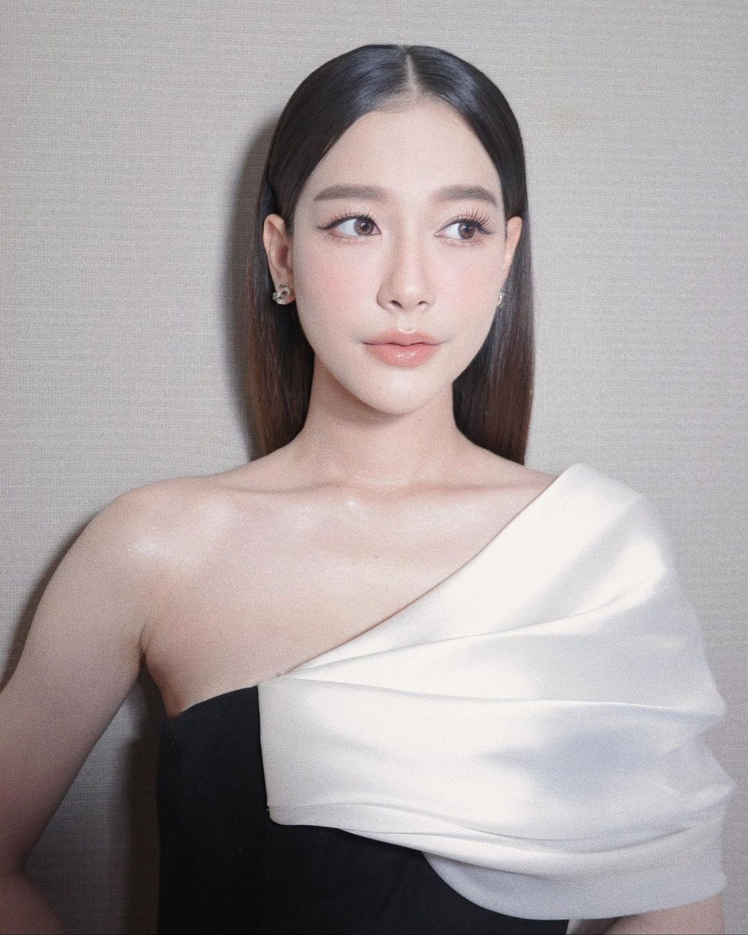 จีน่า - ญีนา ซาลาส