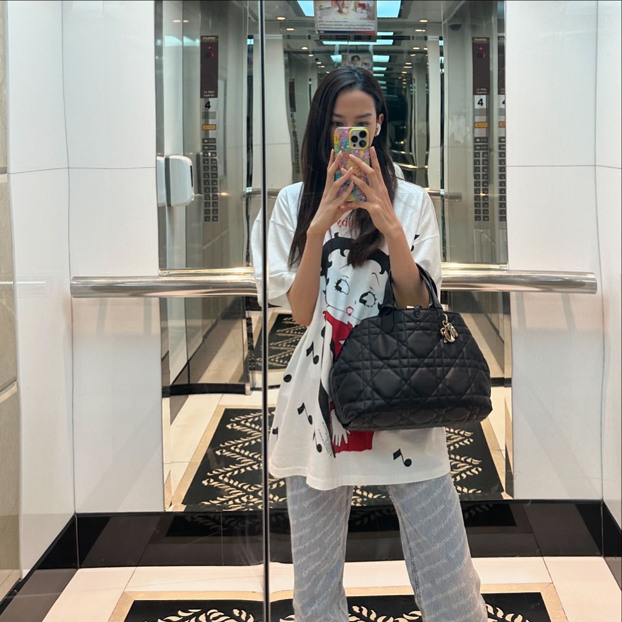 จีน่า - ญีนา ซาลาส