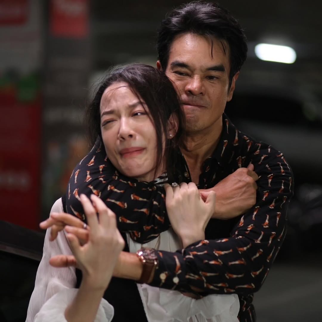 จีน่า - ญีนา ซาลาส
