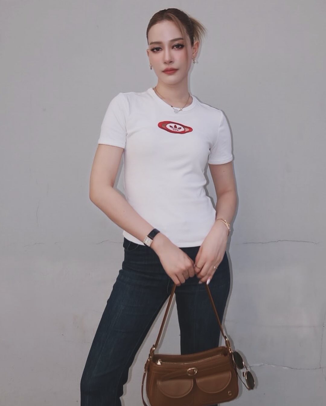 จีน่า - ญีนา ซาลาส