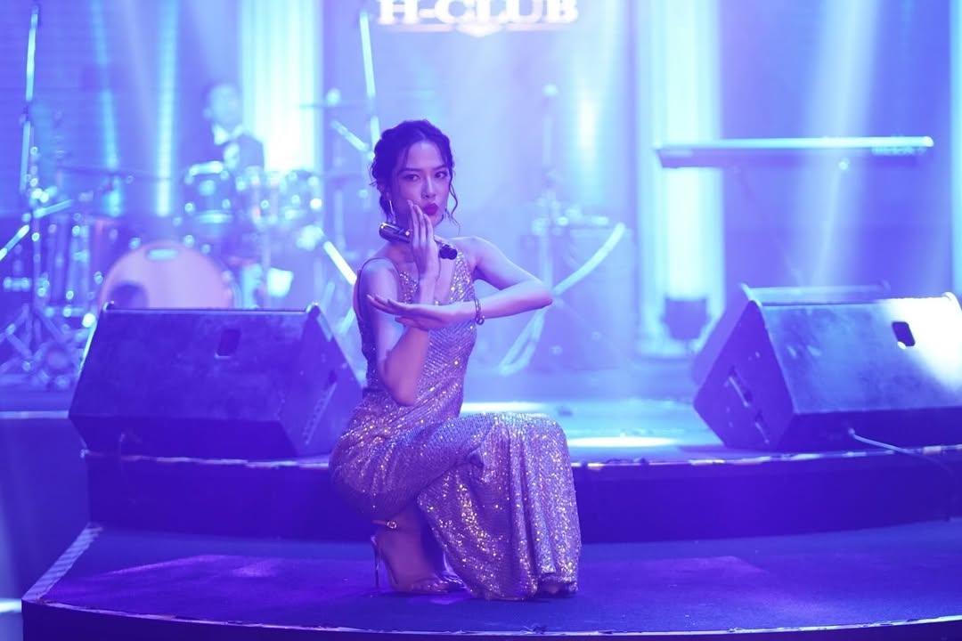 จีน่า - ญีนา ซาลาส