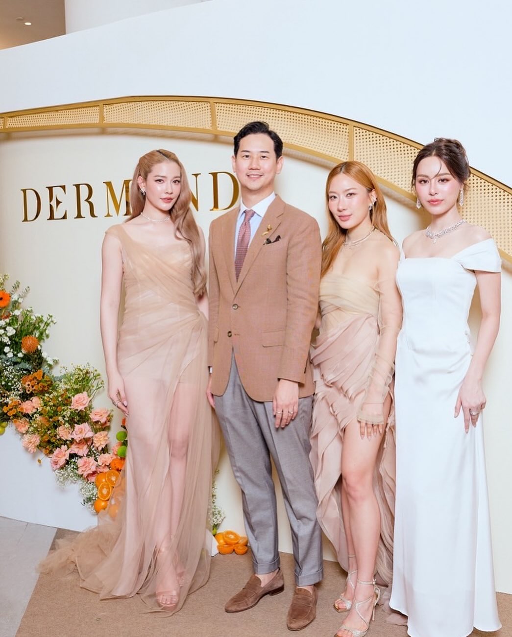จีน่า - ญีนา ซาลาส